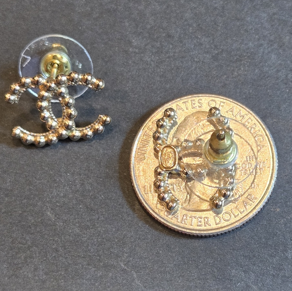 #37 - Chanel earrings Coco mark metal L22C - Picture 4 of 15
